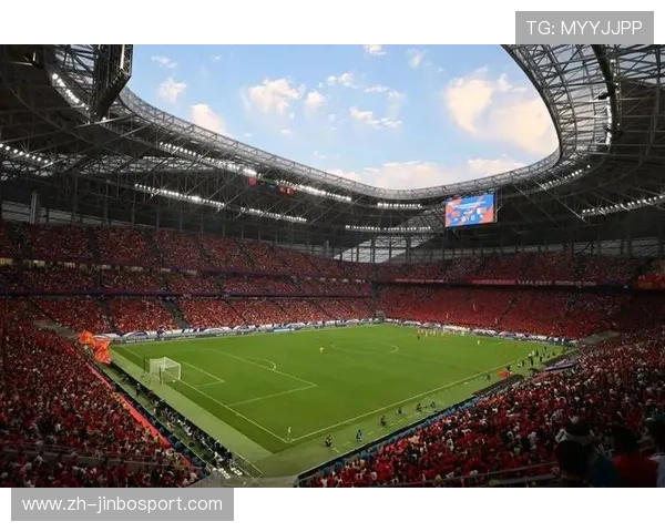 重庆龙兴足球场焕新亮相以全新皮肤点燃主场为国足加油助威